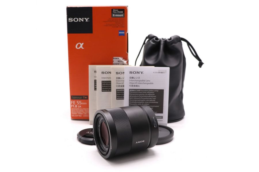 Объектив Sony Sonnar T* FE 55mm F1.8 ZA в упаковке