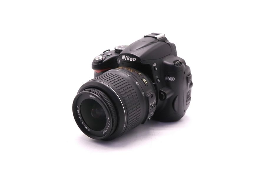 Фотоаппарат Nikon D5000 kit (пробег 7300 кадров)