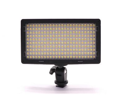 Осветитель Falcon Eyes LED-240CH (China, 2016)