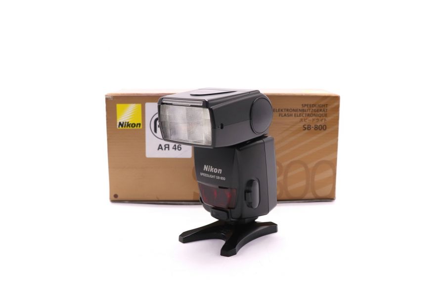 Сменная вспышка Nikon Speedlight SB-800 в упаковке