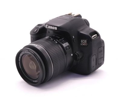 Камера Canon EOS 650D kit (пробег 9700 кадров)