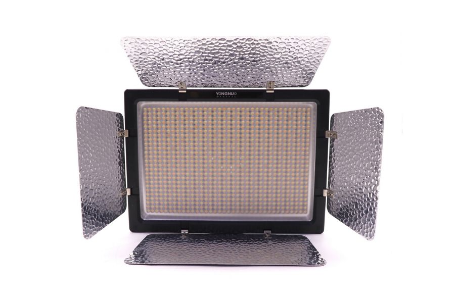 Осветитель светодиодный YongNuo YN-900L 3200-5600K (China, 2023)