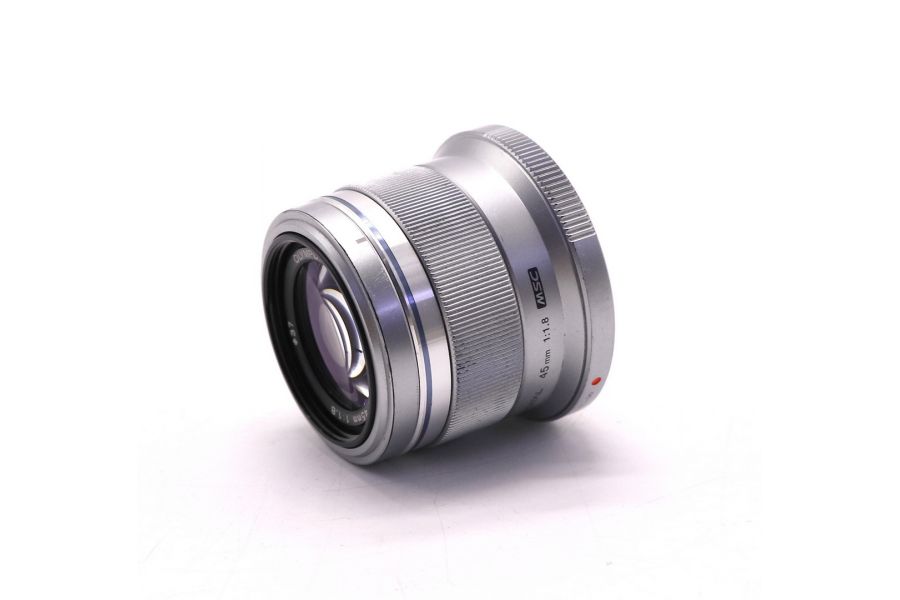 Светосильный объектив Olympus M.Zuiko 45mm f/1.8