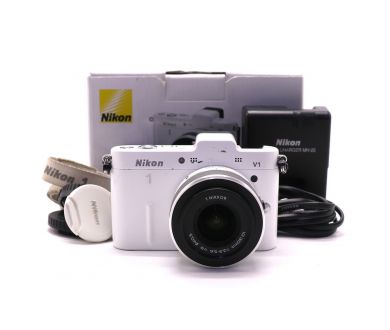Nikon 1 V1 kit в упаковке (пробег 17420 кадров)