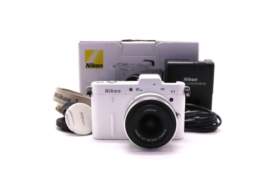 Nikon 1 V1 kit в упаковке (пробег 17420 кадров)