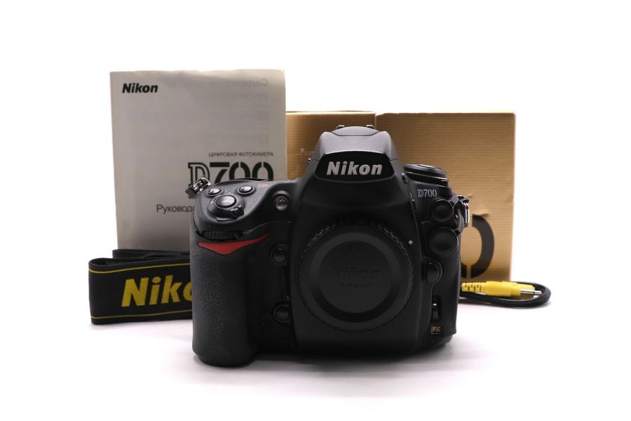 Nikon D700 body в упаковке (пробег 334240 кадров)