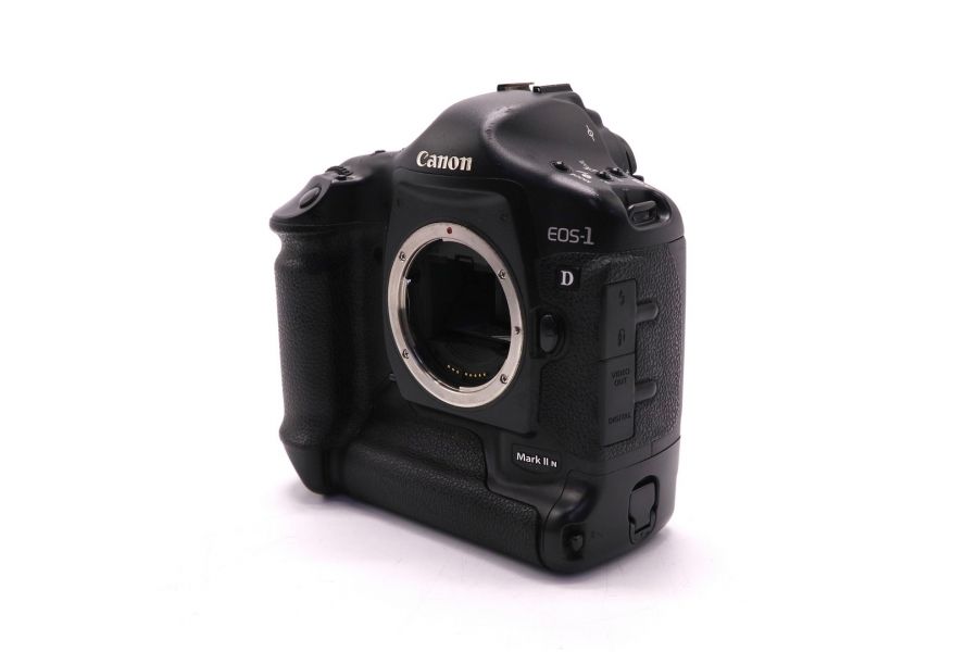 Canon EOS 1D Mark II N body (пробег 146400 кадров)