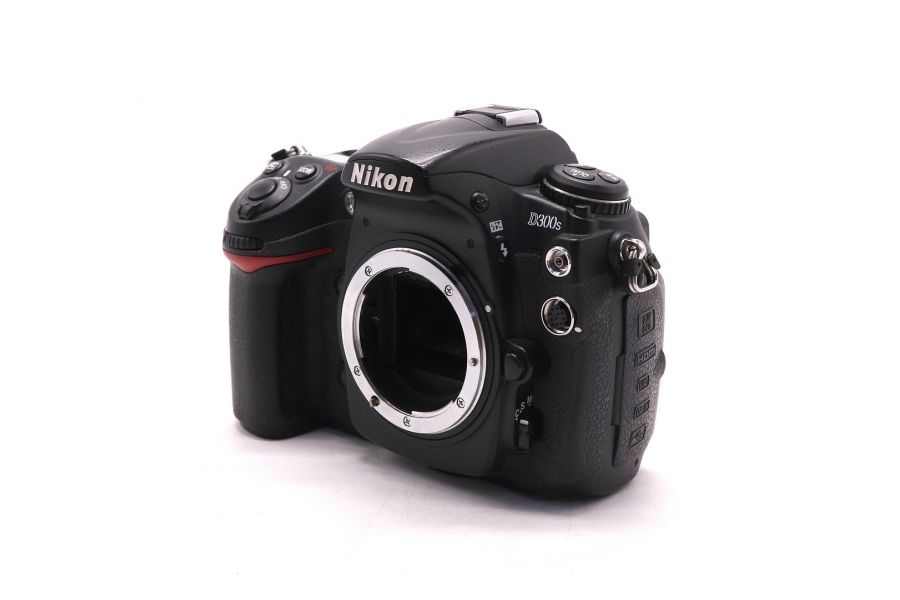 Фотоаппарат Nikon D300s body (пробег 59730 кадров)