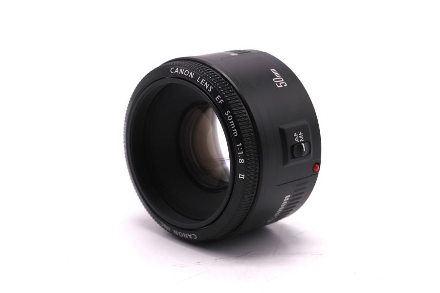 Стандартный объектив Canon EF 50mm f/1.8 II