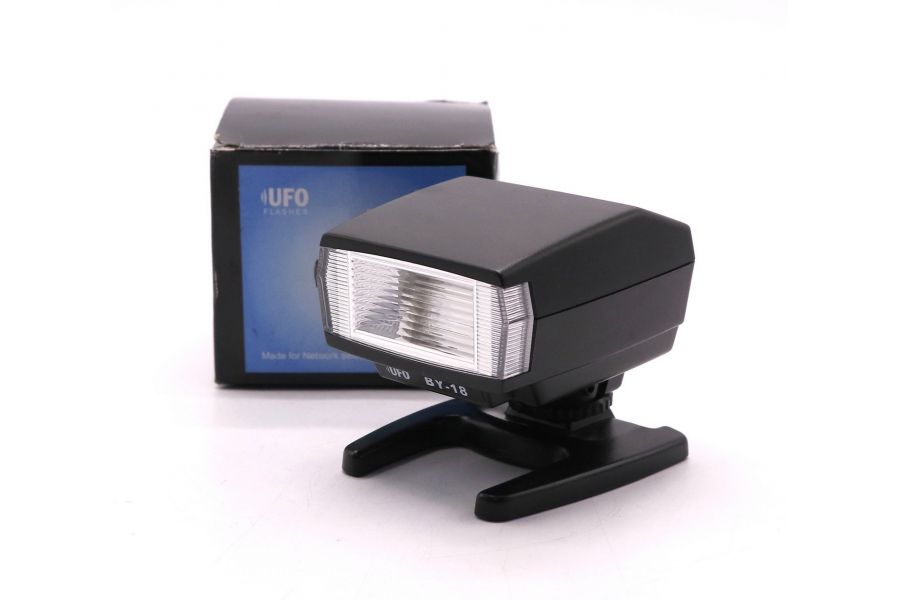 Внешняя фотовспышка Ufo BY-18 в упаковке