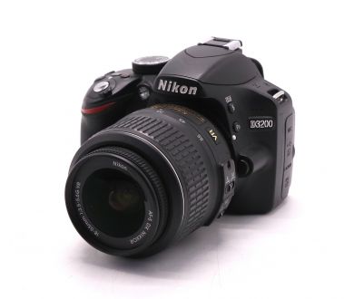 Фотокамера Nikon D3200 kit (пробег 13260 кадров)