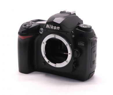 Фотокамера Nikon D70s body (пробег 11570 кадров)