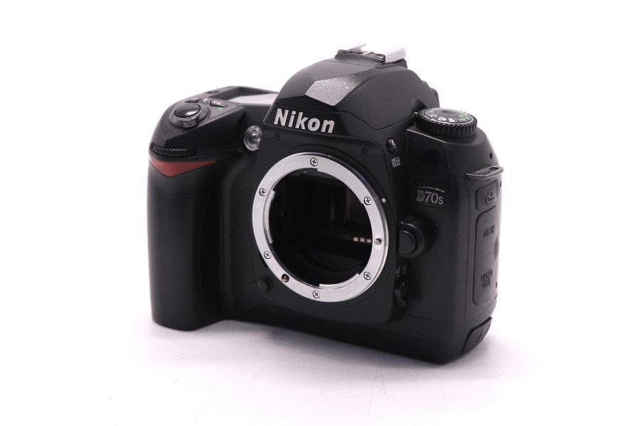 Фотокамера Nikon D70s body (пробег 11570 кадров)