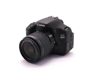 Фотоаппарат Canon EOS 600D kit (пробег 1590 кадров)