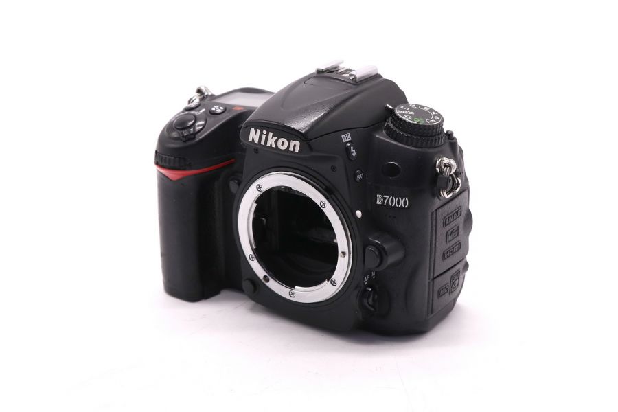 Фотокамера Nikon D7000 body (пробег 219800 кадров)