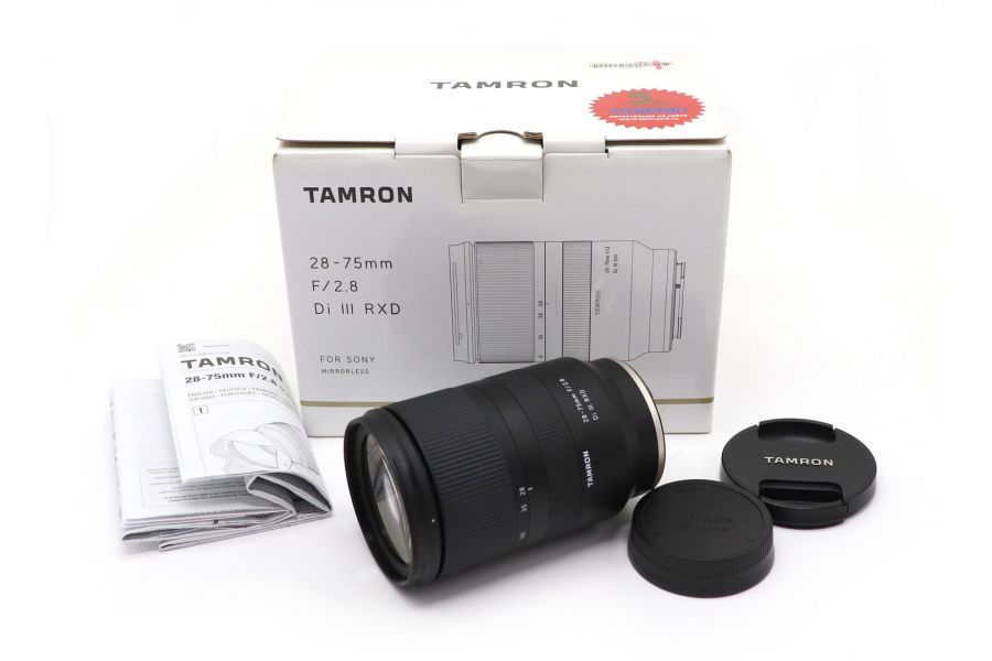 Объектив Tamron 28-75mm f/2.8 Di III RXD Sony E в упаковке
