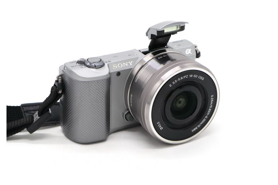 Фотоаппарат Sony A5000 kit (пробег 3150 кадров)