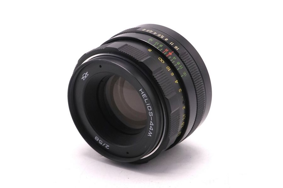 Мануальный советский объектив Гелиос-44М 2/58