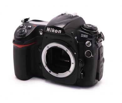 Фотоаппарат Nikon D300 body (пробег 115000 кадров)