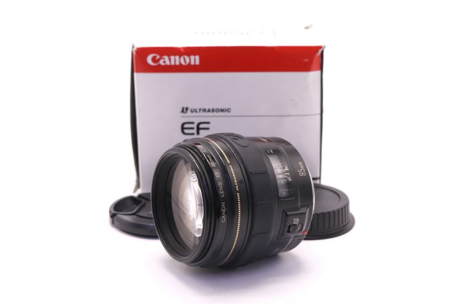 Объектив Canon EF 85mm f/1.8 USM в упаковке