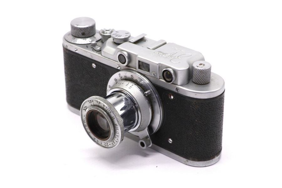 Пленочный фотоаппарат Зоркий + Индустар 22 (СССР)