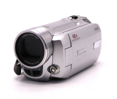 Компактная цифровая видеокамера Canon FS100