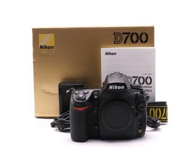 Nikon D700 body в упаковке (пробег 9800 кадров)
