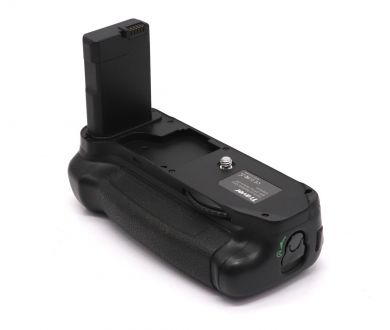 Батарейная ручка Travor BG-2P Battery Grip for Nikon