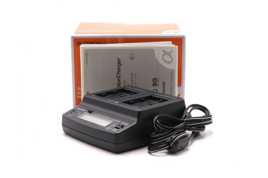 Зарядное устройство Sony AC-VQ900AM в упаковке