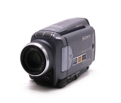 Компактная цифровая видеокамера Sony DCR-IP45E