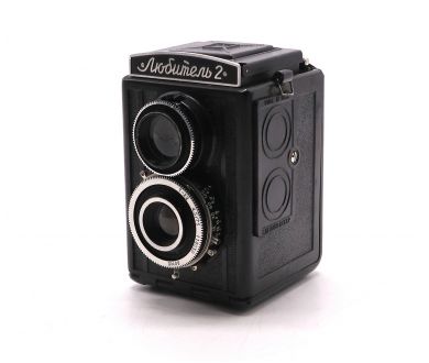 Советский среднеформатный фотоаппарат Любитель-2
