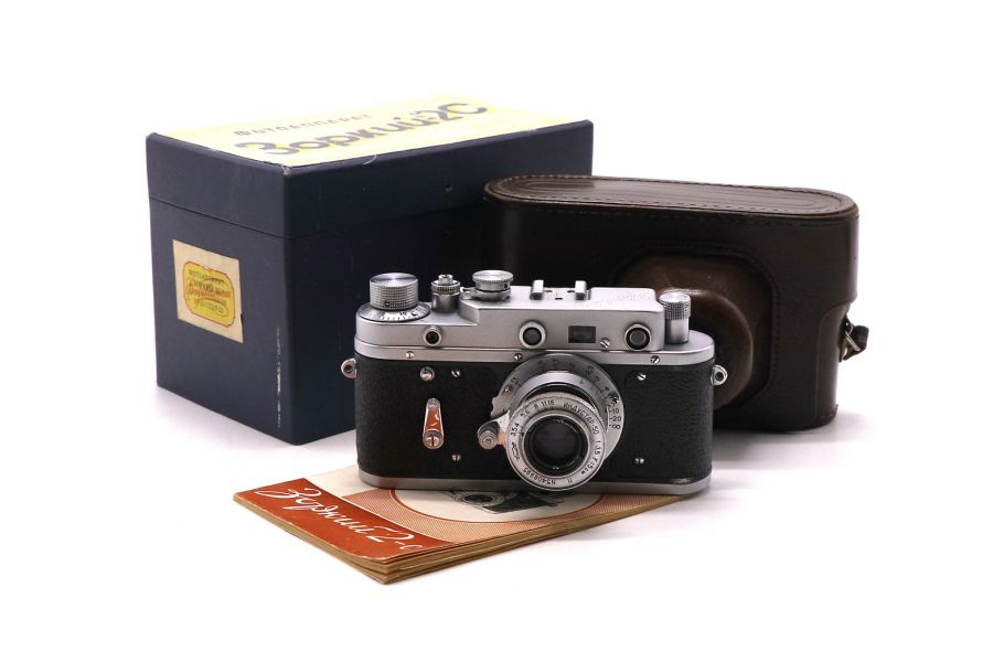 Советский фотоаппарат Зоркий 2С в упаковке