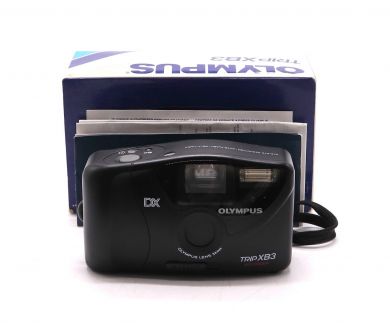 Компактный фотоаппарат Olympus Trip XB3 в упаковке