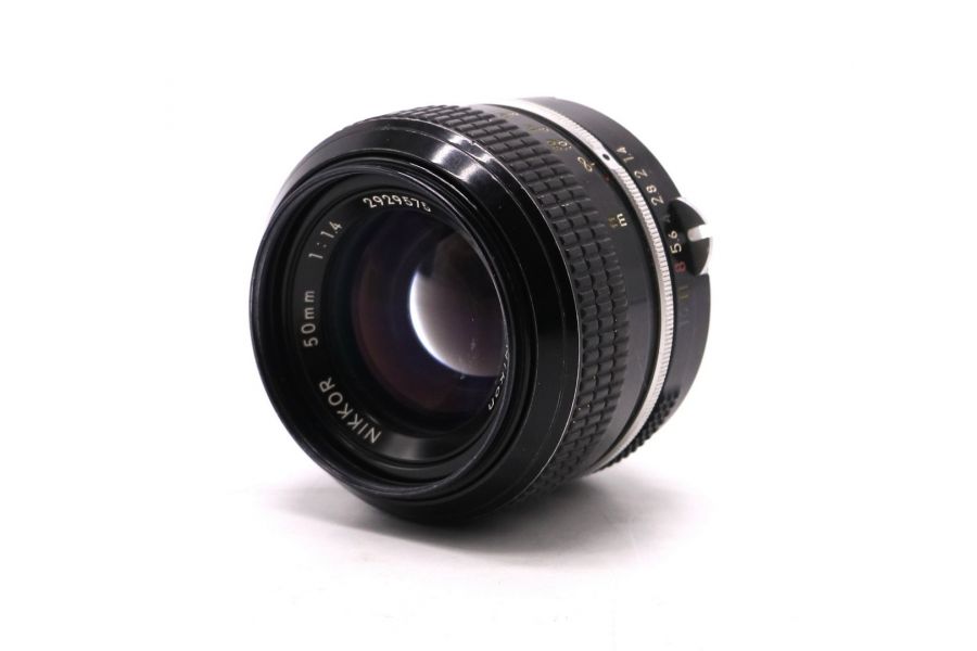 Объектив мануальный Nikon 50mm f/1.4 Nikkor Pre-AI