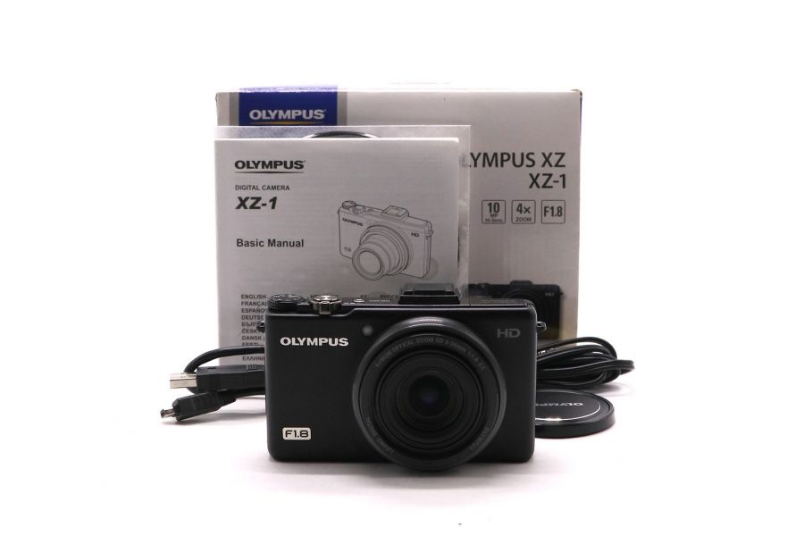 Цифровой фотоаппарат Olympus XZ-1 в упаковке