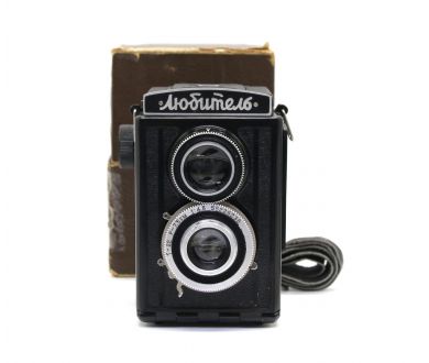 Пленочный фотоаппарат Любитель в упаковке