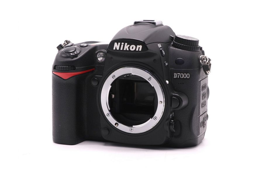 Фотокамера Nikon D7000 body (пробег 16835 кадров)