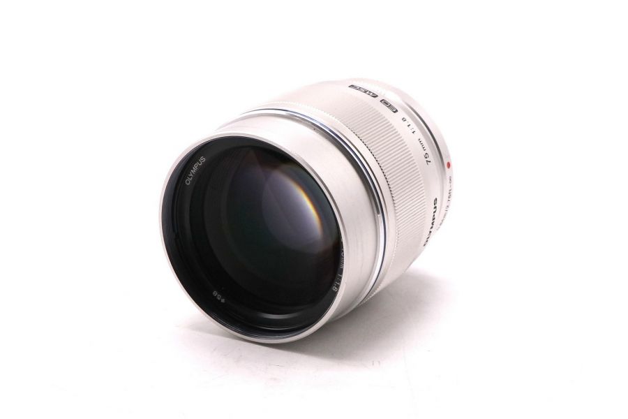 Объектив Olympus M.Zuiko Digital 75mm f/1.8 ED MSC