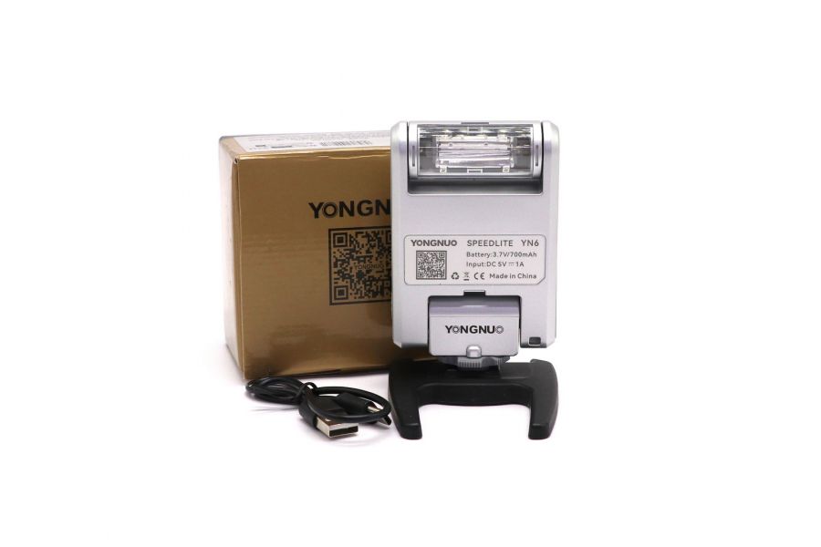 Фотовспышка компактная YongNuo YN6 в упаковке
