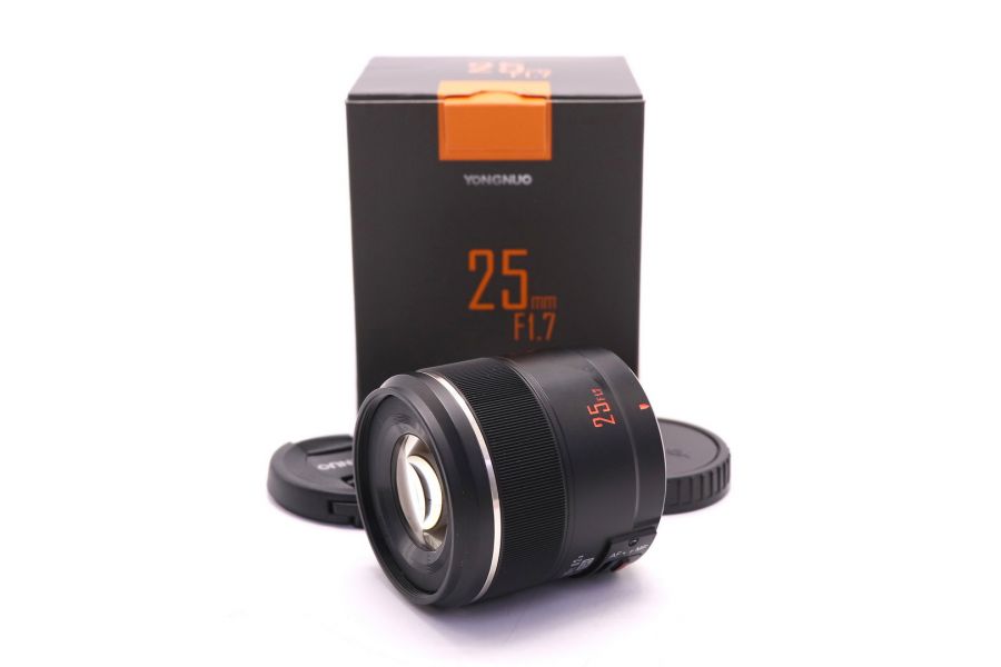 Объектив YongNuo 25mm f/1.7 для камер Micro 4/3 в упаковке