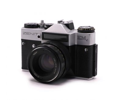 Зеркальная камера Зенит ЕМ kit silver (СССР, 1982)