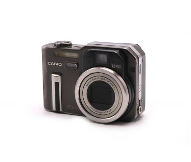 Компактная фотокамера Casio Exilim EX-P700