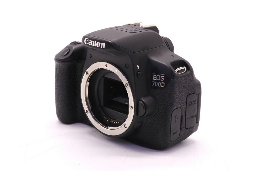 Canon EOS 700D body (пробег 5310 кадров)
