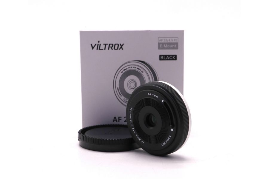 Объектив Viltrox AF 28mm F4.5 Chip FE в упаковке