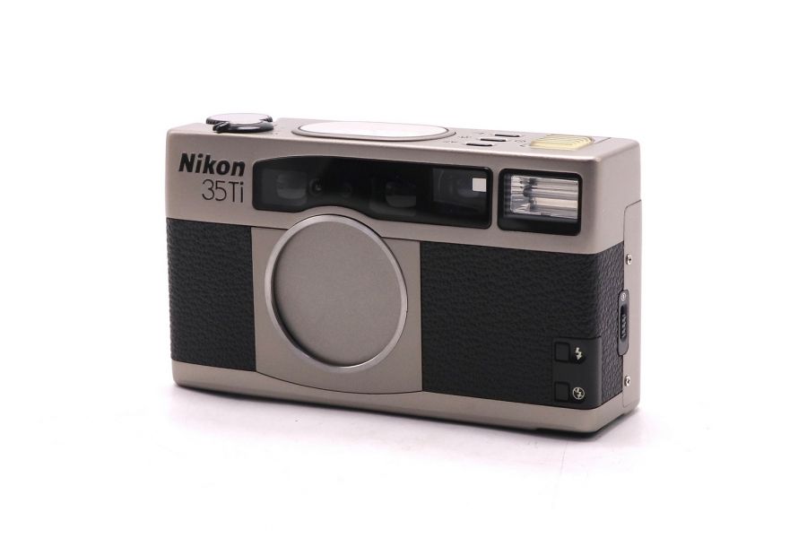 Пленочный компактный фотоаппарат Nikon 35TI