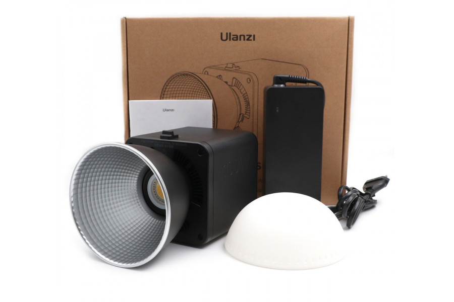 Осветитель светодиодный Ulanzi ML100 RGB 100 Вт в упаковке