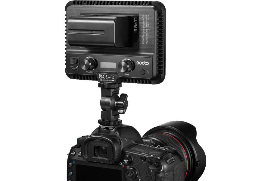 Осветитель светодиодный Godox LDP8Bi накамерный