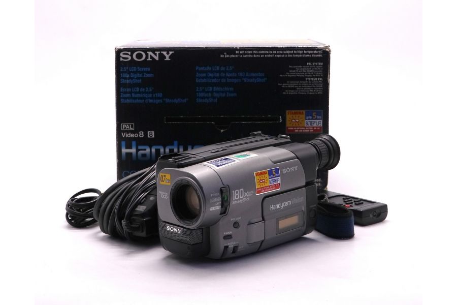 Видеокамера аналоговая Sony CCD-TRV24E в упаковке