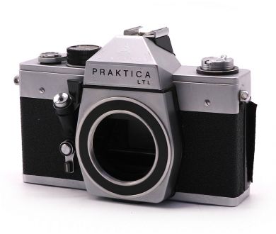 Зеркальный пленочный фотоаппарат Praktica LTL body