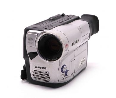 Видеокамера аналоговая формата Hi8 Samsung VP-L800